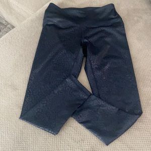 Embossed tights by Zellla